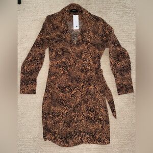 NWT Aakaa Day to Night Leopard Long Sleeve Collared Wrap Mini Dress Size Small